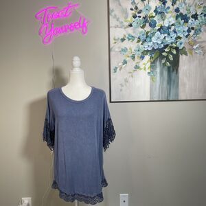 Umgee Blue Tunic T-shirt Lace Sleeve Hem Size Small Screw Neck Vintage Wash Boho